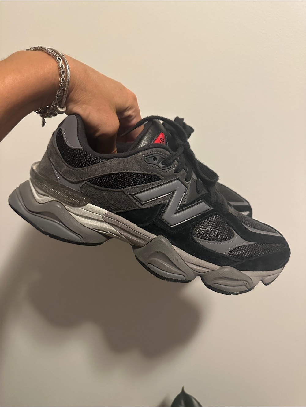 New Balance 9060 Men's 9 Women’s 10.5 Black and Gray Chunky Runner Sneakers EUC